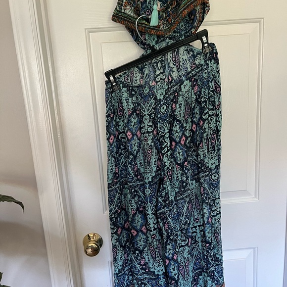 SOLD on FB MarketPlace : Free People Maribelle Navy Blue Print Jumpsuit - Picture 4 of 8
